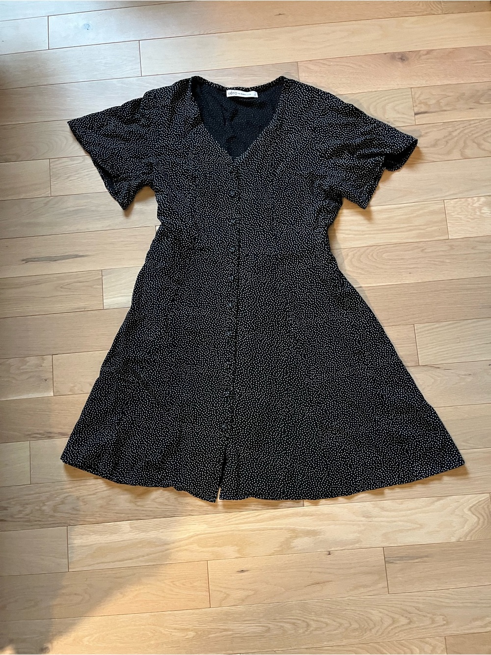 Vero Moda Black Polka Dot V‑Neck Dress size small - Picture 3 of 8